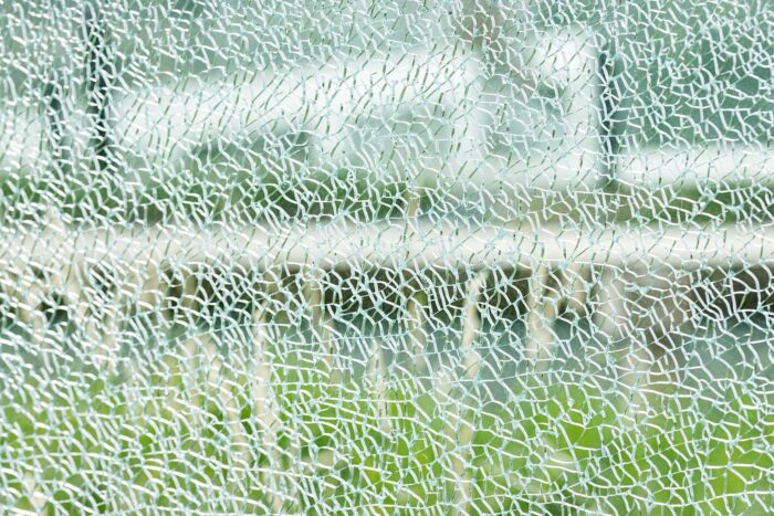 Tupakointi lisää selvästi leikkausten komplikaatioiden riskiä